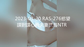  户外金先生眼镜胖哥找了个女技师服务，按摩乳推舔背交舔弄打飞机