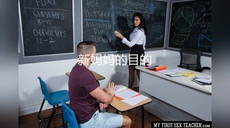 3K原始版全景厕拍-怕臭的波浪卷发时尚妹子,膝盖前两个破洞是跪地板摩的吧