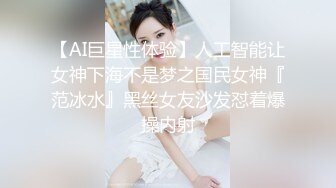 长发美女露脸，口交，表情销魂，女上位啪啪，口爆开心的笑了