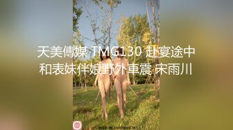 寂寞的丰满人妻自己在厕所自慰解闷