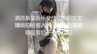 寂寞新人美女！独自在家床上自慰！全裸特写肥穴，翘起双腿跳蛋震动，呻吟娇喘很是诱惑