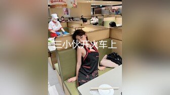 牛B大神商场女厕暗藏摄像头偷窥53位美女少妇嘘嘘 (45)