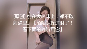 20歲模特級美女，在廁所裡啪