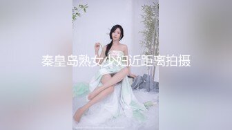 风骚厂妹露脸干着活诱惑狼友，真空小白裙逼里夹着跳蛋干着活故意撅着屁股漏出刺激狼友，跑到卫生间揉奶玩逼