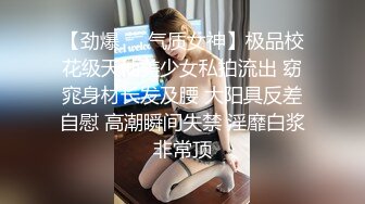 「该不会是…在勾引我吧」巨乳妈妈穿上我的白衬衫 还不穿胸罩 让我勃起了！早上起床时 发现妈妈裸睡。从细缝中看见无防备巨乳和内裤 比起裸体这样更加淫荡 不自觉开始发情。做到内射了！