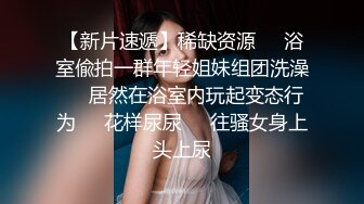 露脸爆草老婆，手还想挡着不让拍